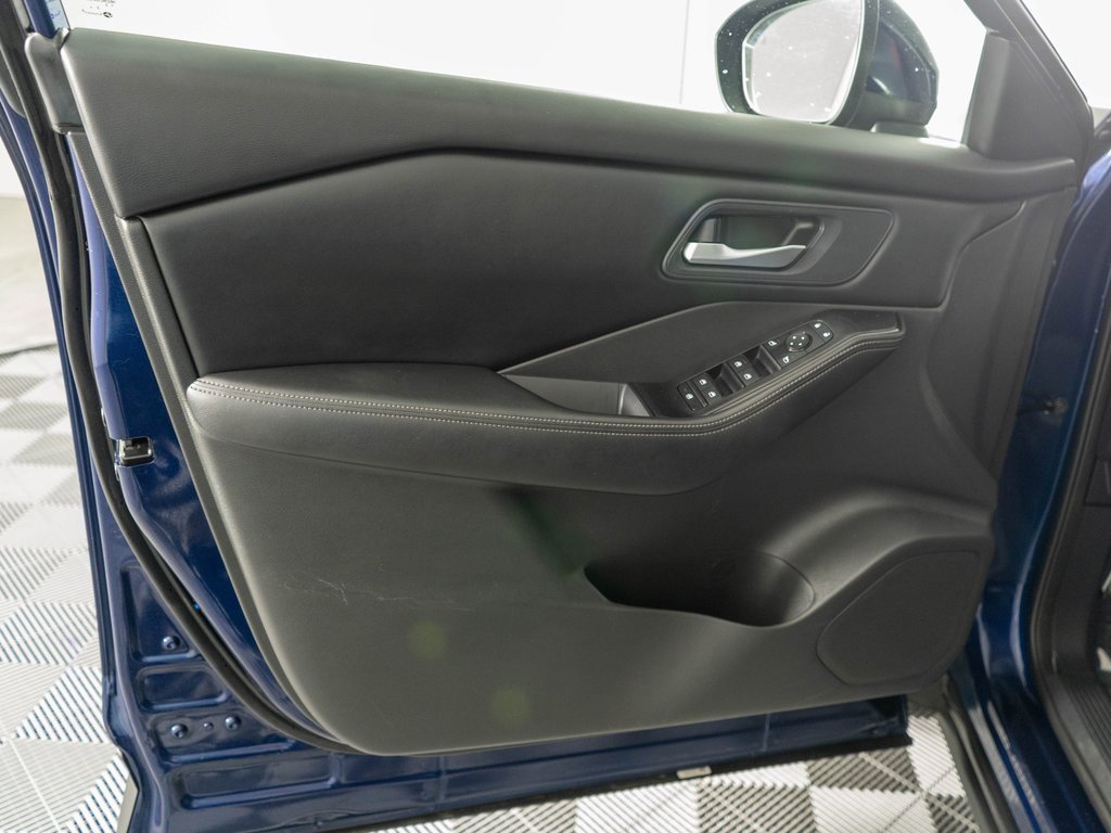 Used 2024 Nissan Rogue SV image 22