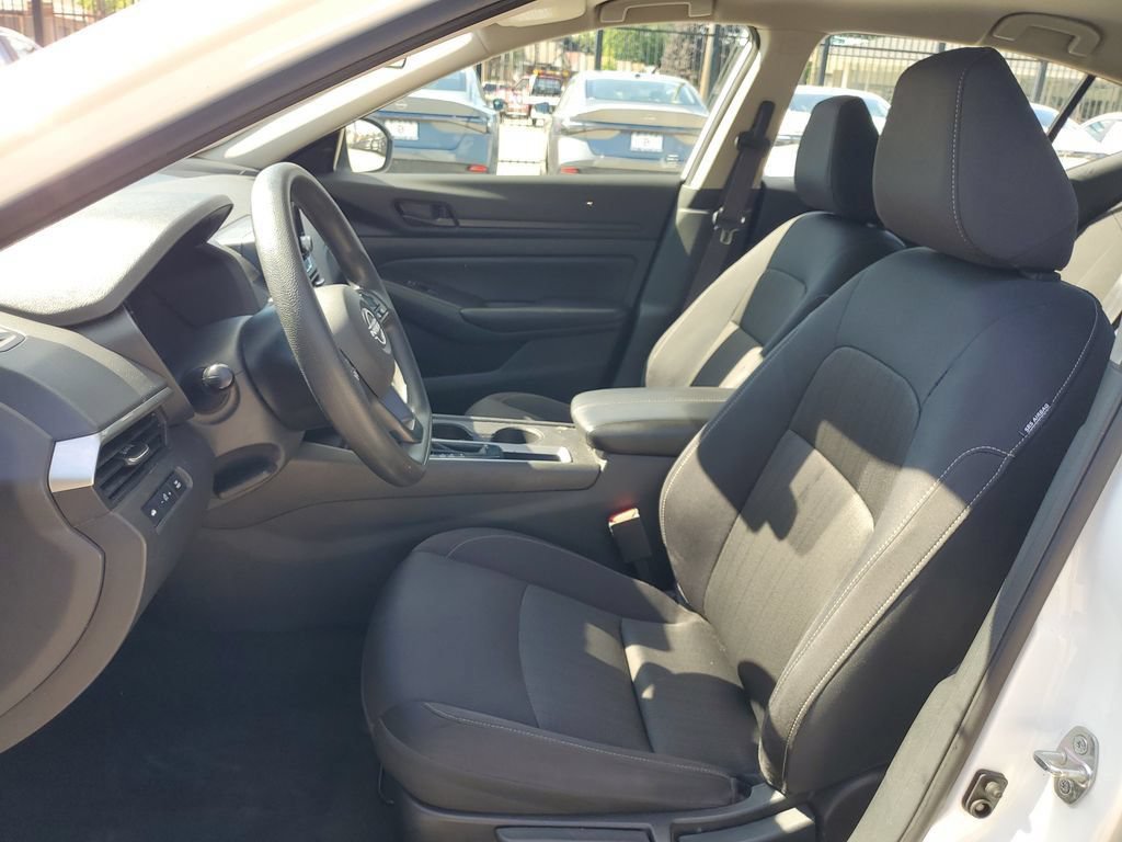 Used 2024 Nissan Altima 2.5 S FWD image 16