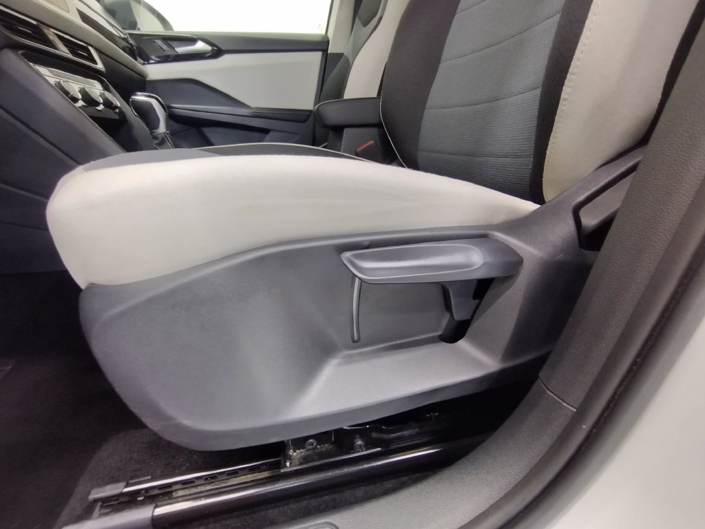 Certified 2025 Volkswagen Taos S AWD/4WD image 22