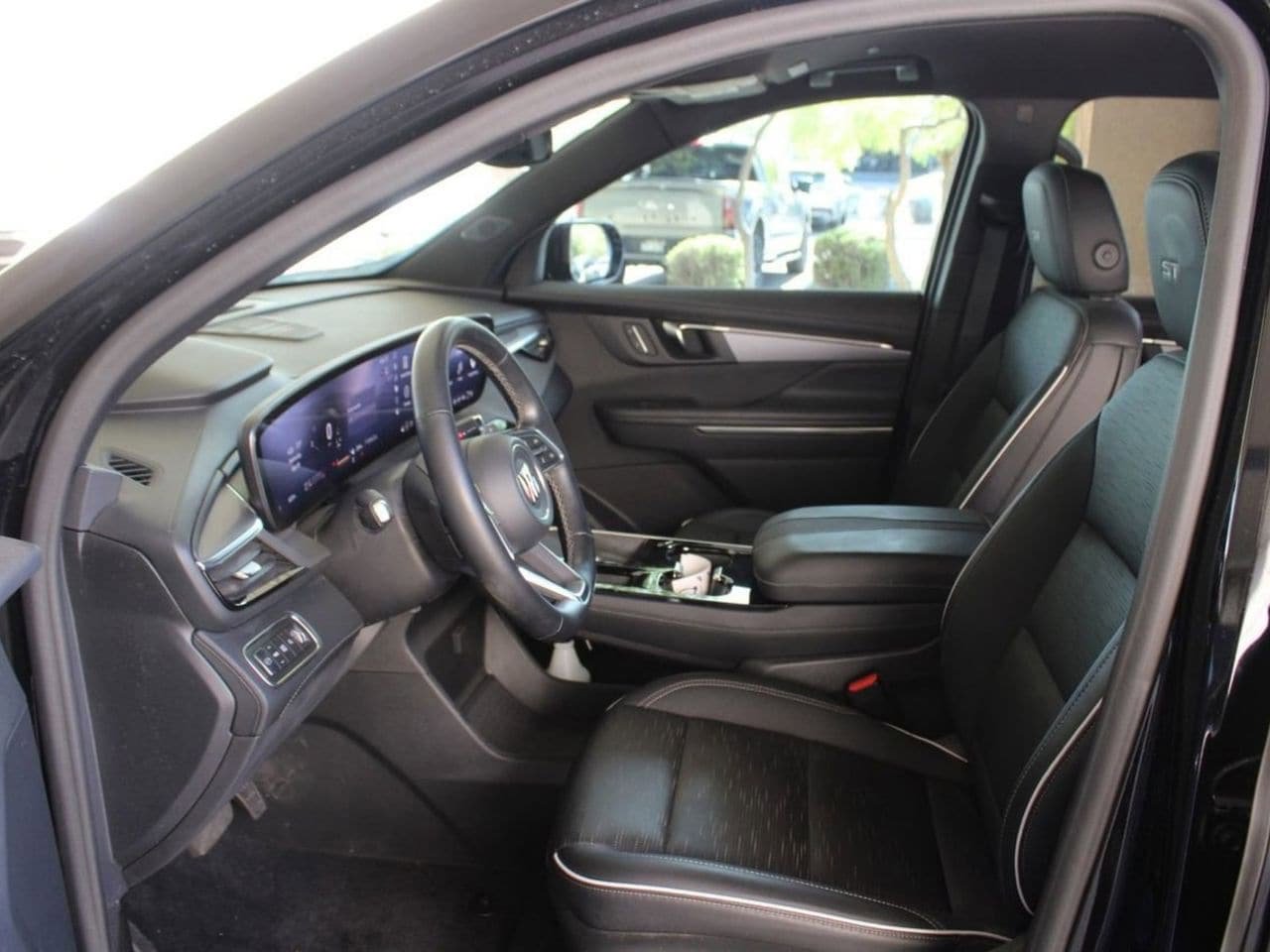 Used 2025 Buick Enclave Sport Touring FWD image 9
