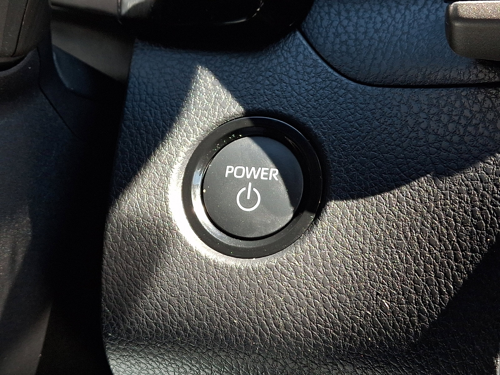 Used 2025 Toyota Camry LE w/ Convenience Package image 22