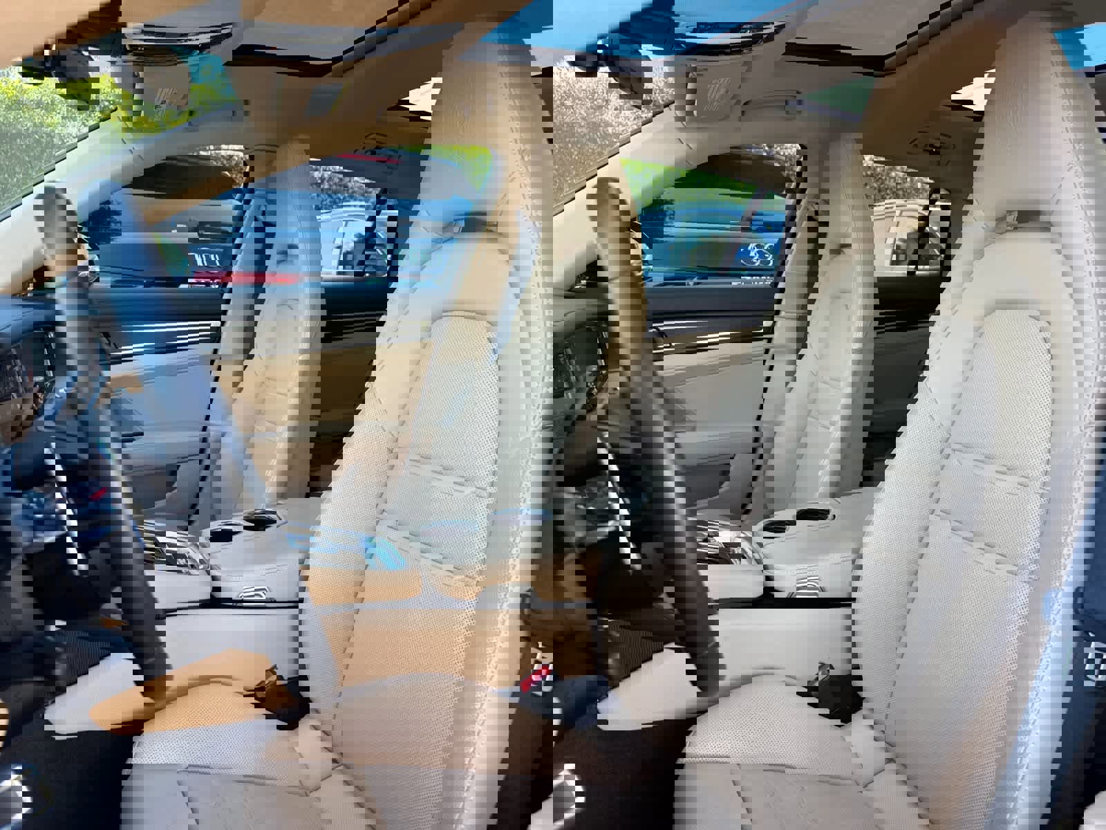 Certified 2022 Porsche Panamera 4 image 5