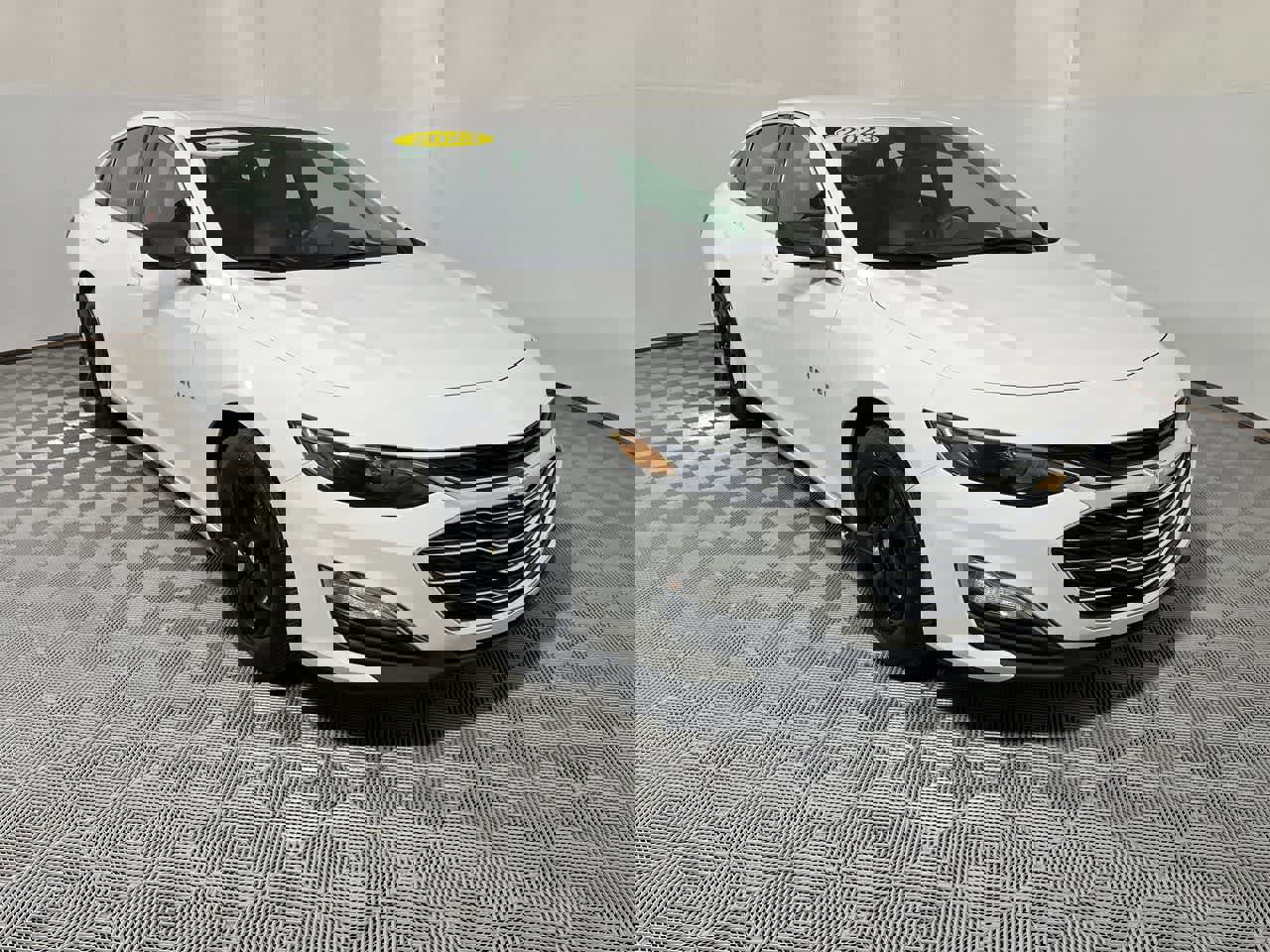 Used 2023 Chevrolet Malibu LS image 2