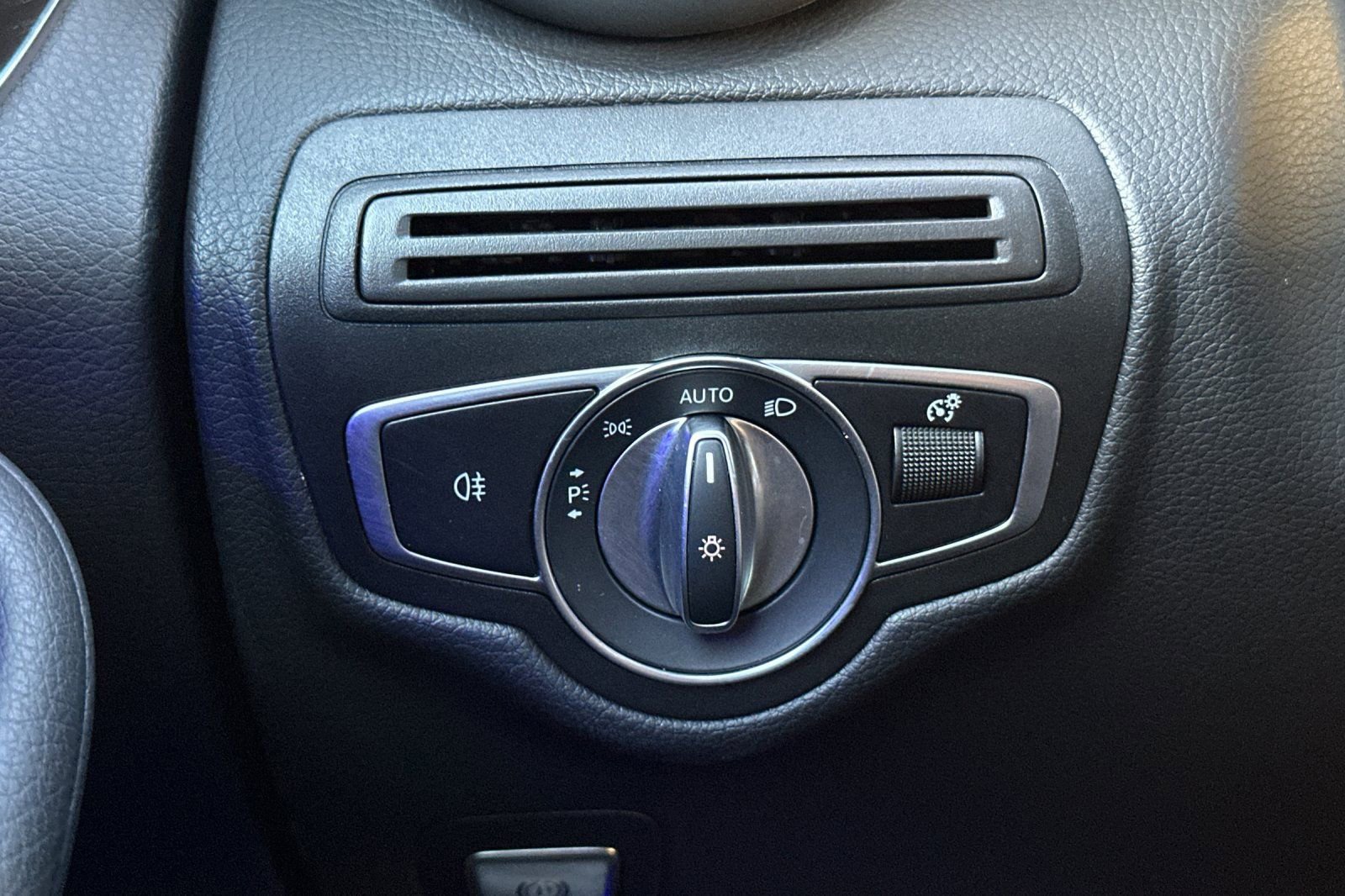 Certified 2022 Mercedes-Benz GLC 300 image 32