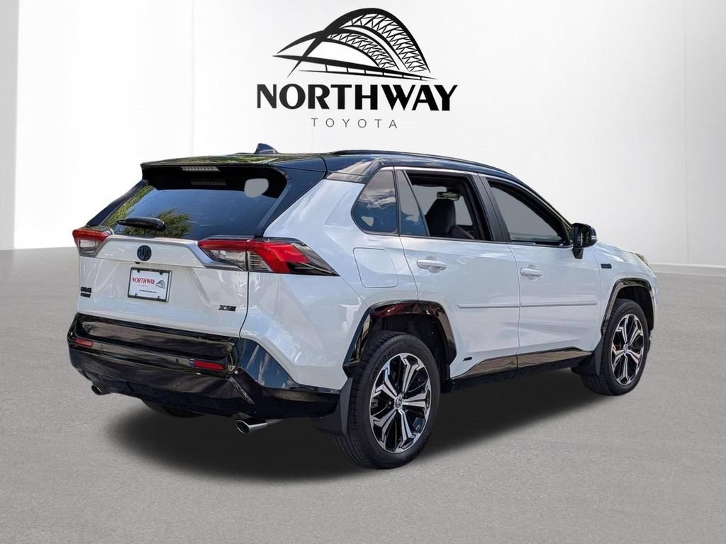 Used 2022 Toyota RAV4 XSE w/ Premium Package AWD/4WD image 3