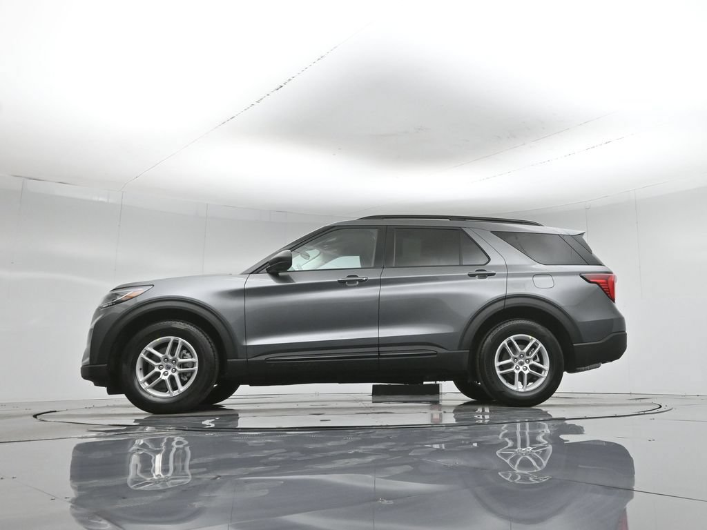 New 2026 Ford Explorer Active RWD image 7