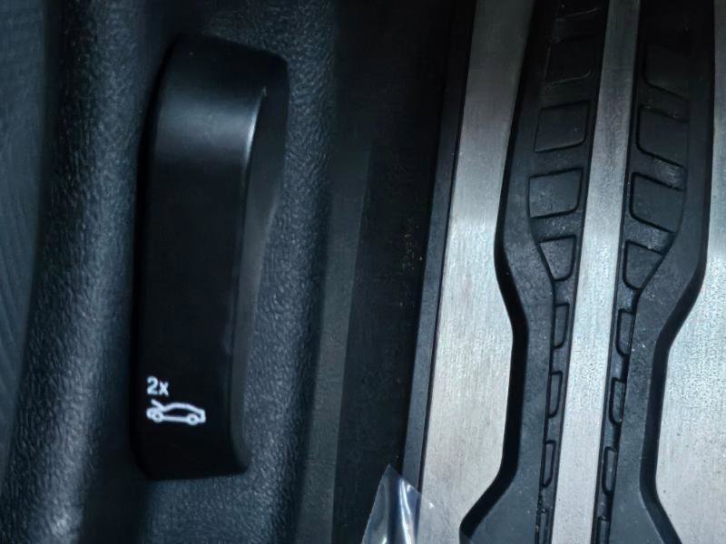 Used 2023 BMW i4 eDrive40 w/ M Sport Package image 35