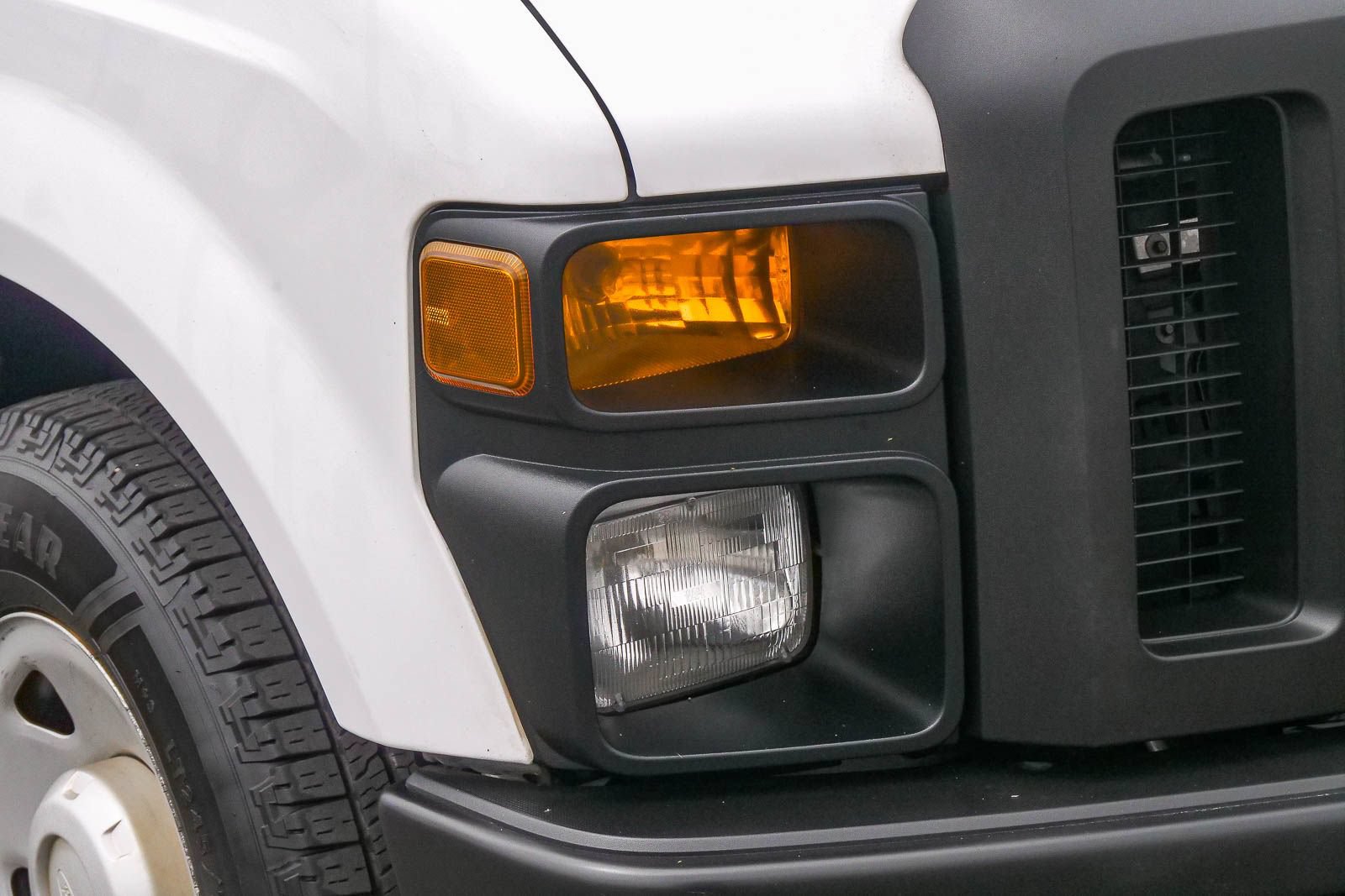 Used 2009 Ford F250 XL RWD image 4