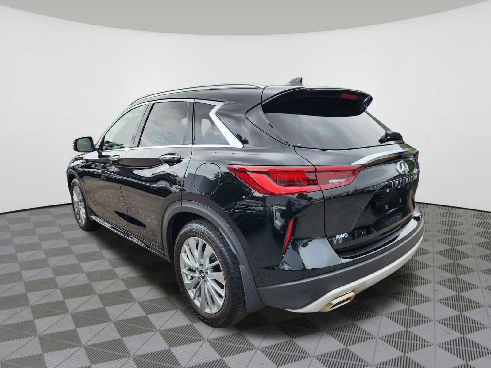 Used 2023 INFINITI QX50 Luxe AWD/4WD image 3