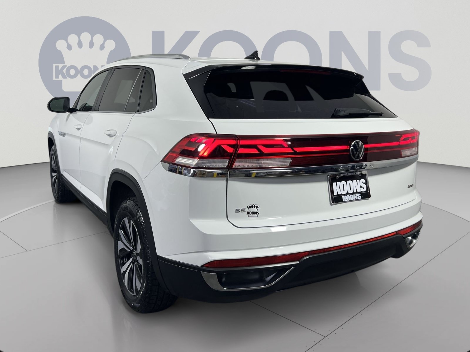 Used 2024 Volkswagen Atlas Cross Sport SE AWD/4WD image 8