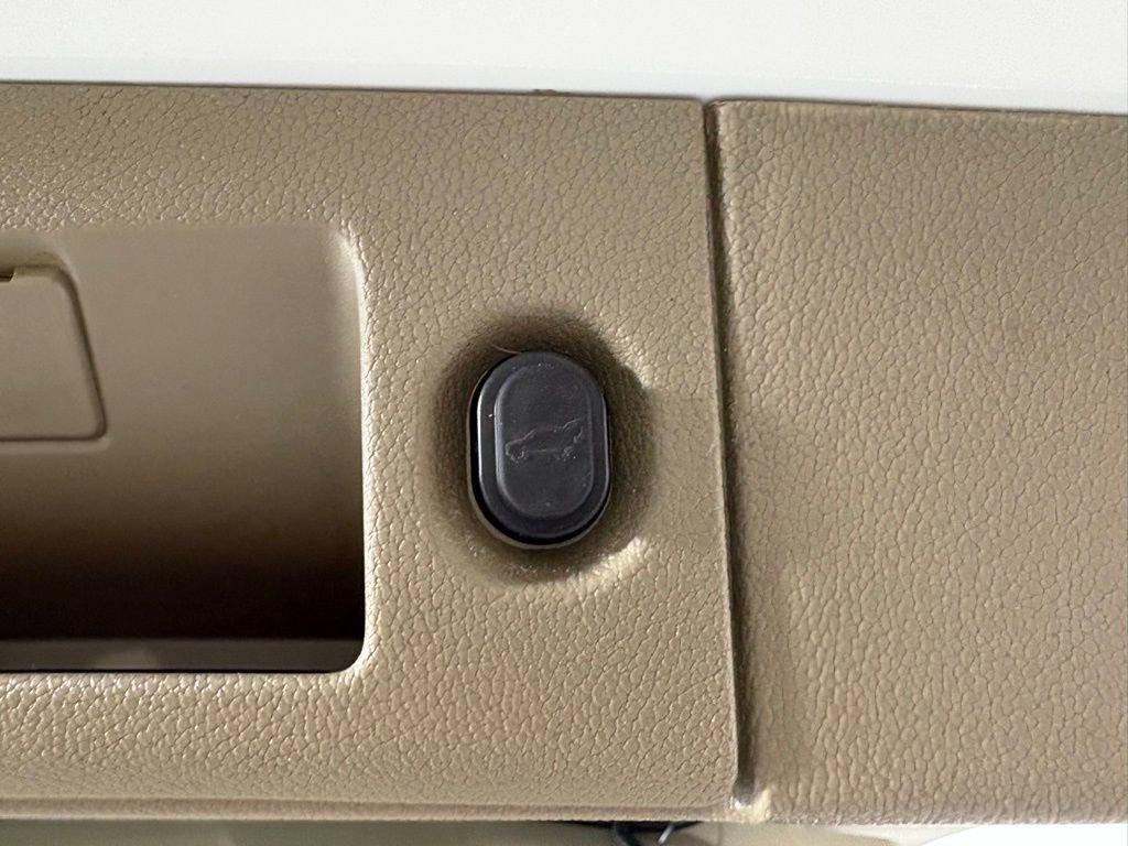 Used 2019 GMC Yukon SLT w/ Open Road Package AWD/4WD image 59