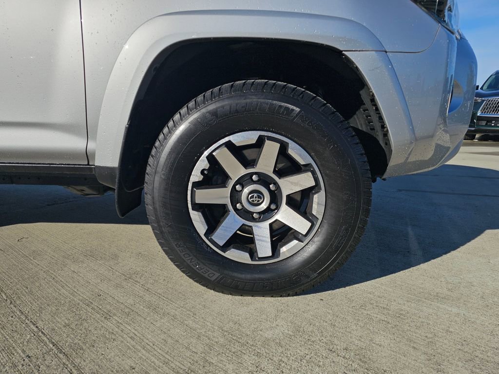 Used 2018 Toyota 4Runner SR5 image 10