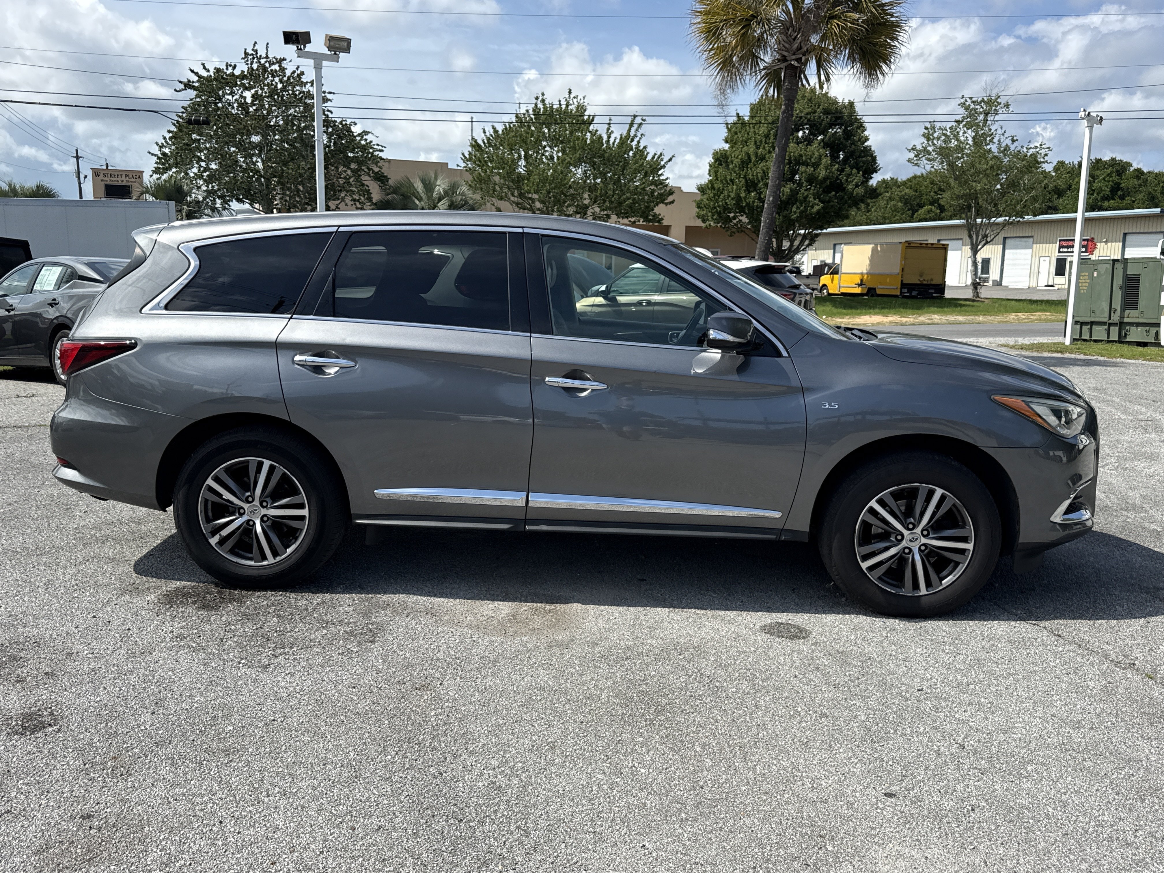 Used 2020 INFINITI QX60 Pure FWD image 6