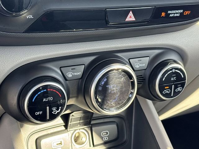 Used 2025 Hyundai Venue SEL image 20