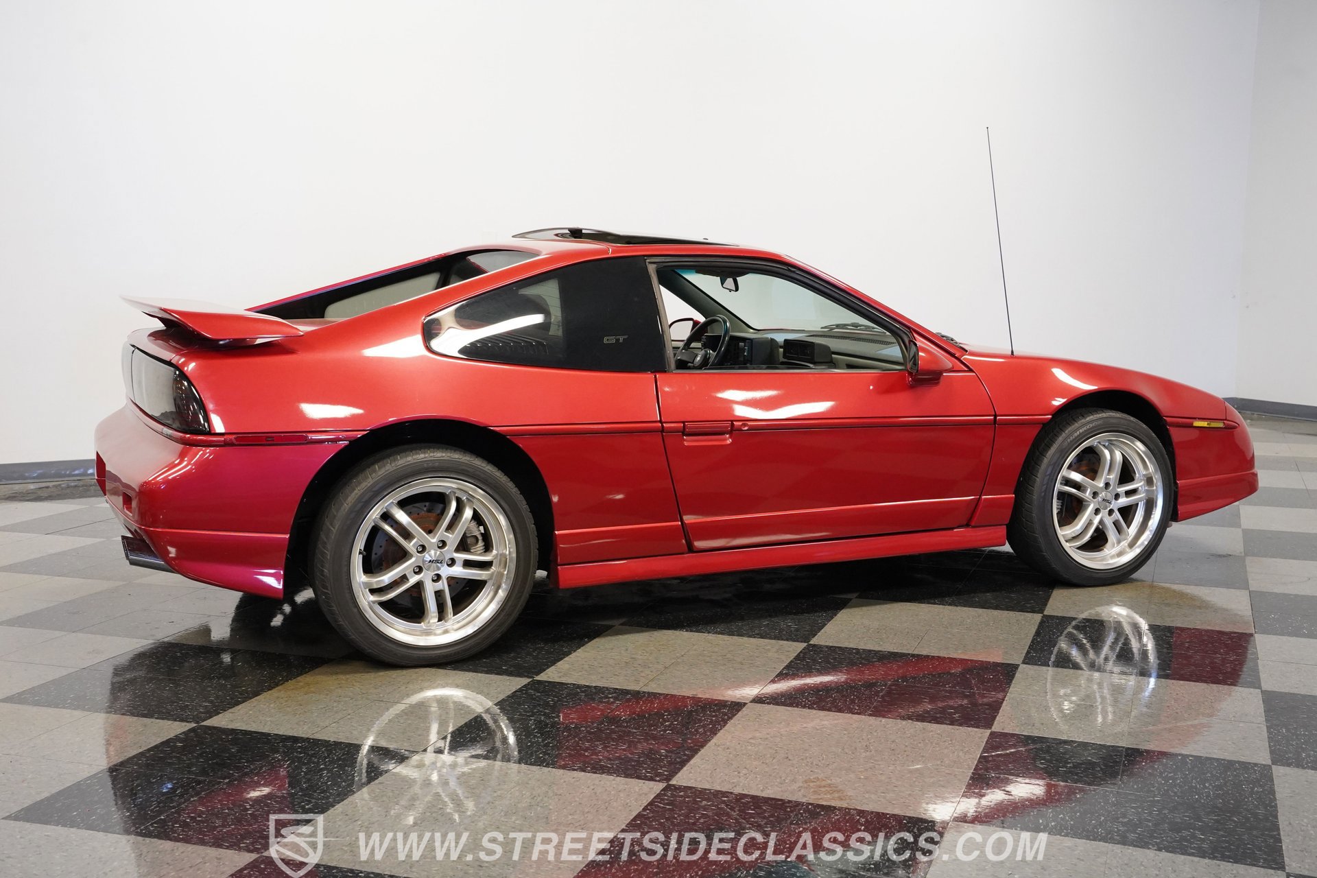 Used 1987 Pontiac Fiero GT RWD image 14