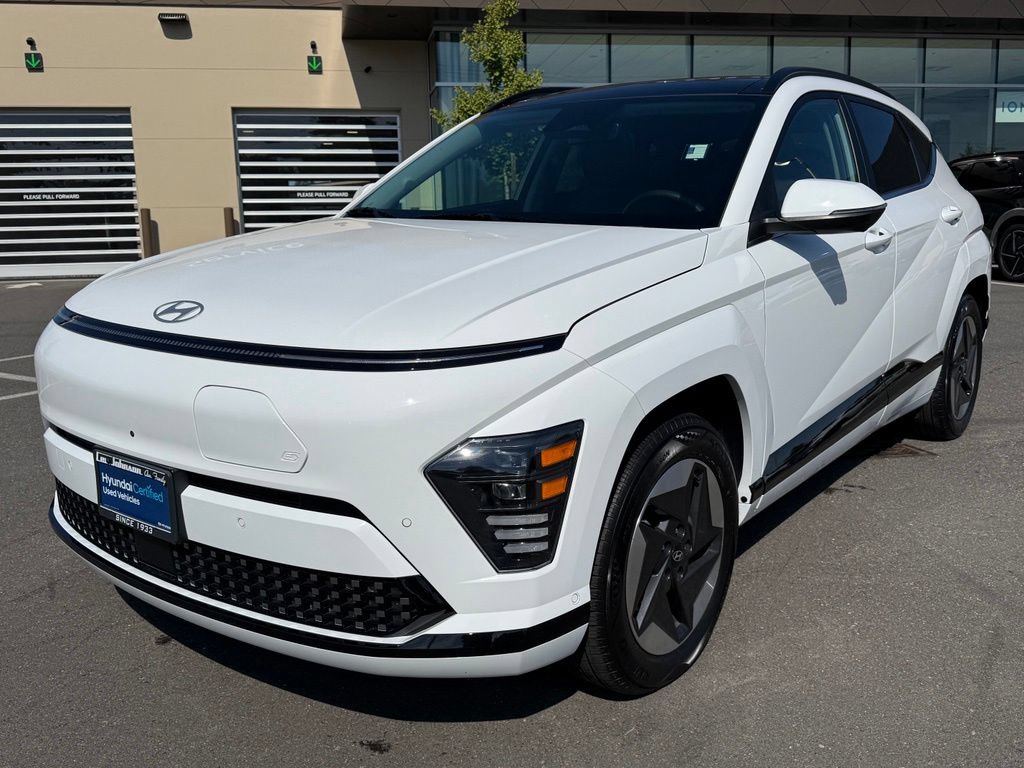 Certified 2025 Hyundai Kona Limited FWD image 9