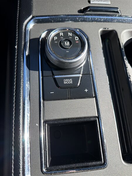 Used 2018 Ford Expedition XLT w/ Equipment Group 202A RWD image 26