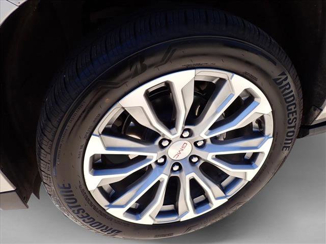 Used 2023 GMC Yukon XL Denali AWD/4WD image 7