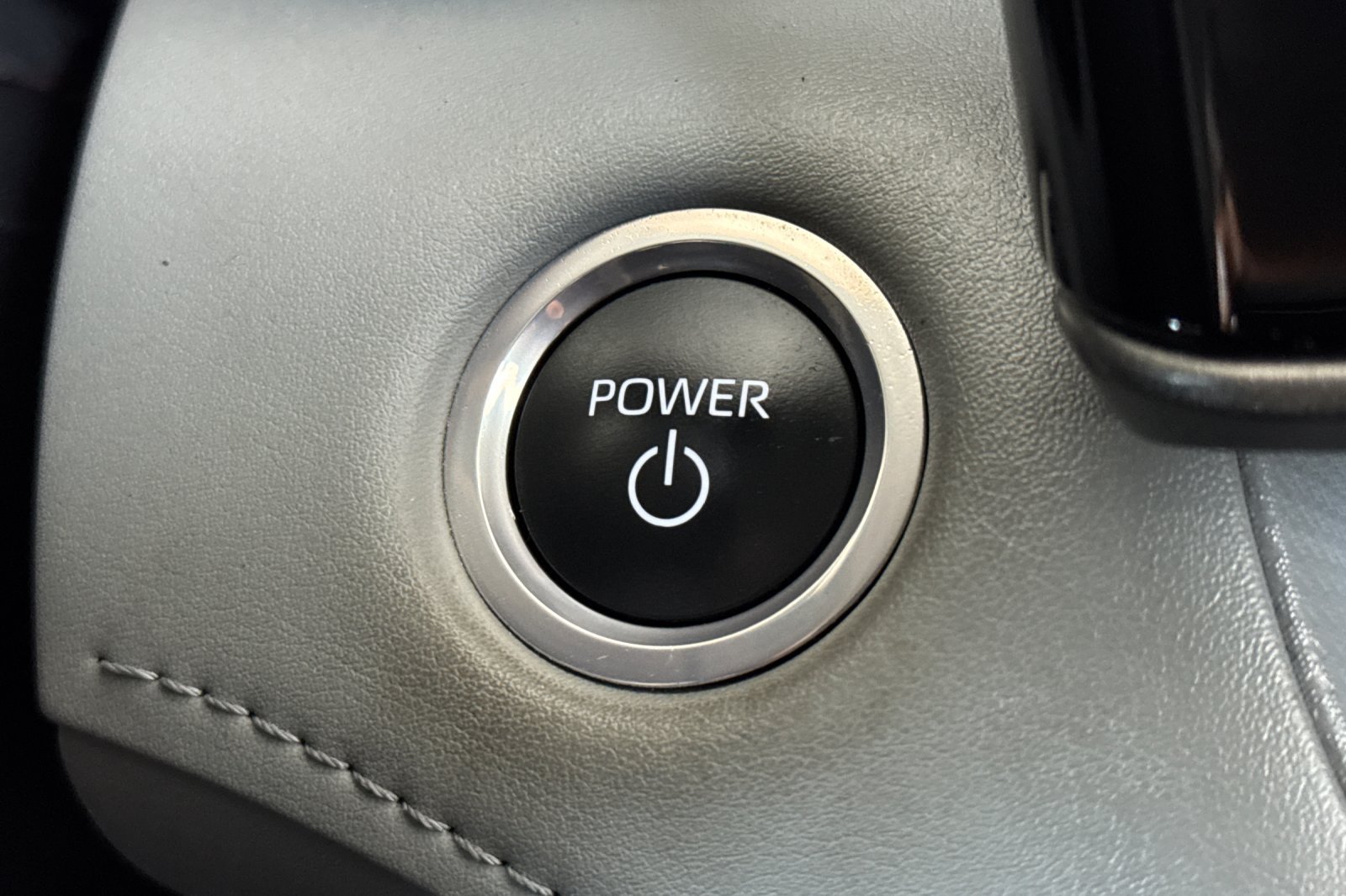 Used 2024 Toyota Highlander XLE AWD/4WD image 27