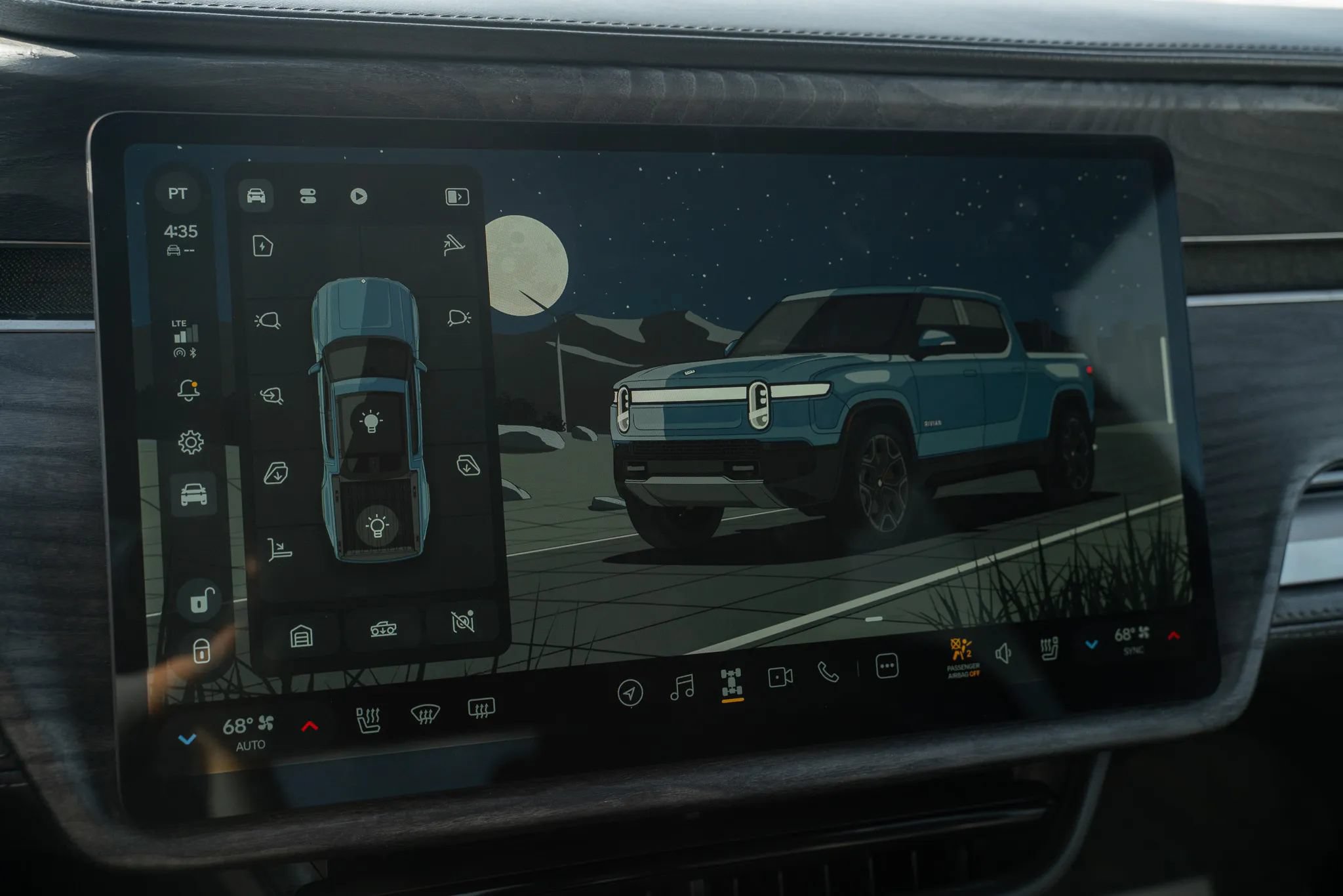 Used 2022 Rivian R1T Adventure AWD/4WD image 23