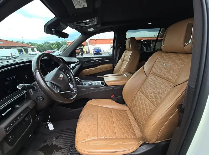 Used 2022 Cadillac Escalade ESV Premium Luxury AWD/4WD image 3