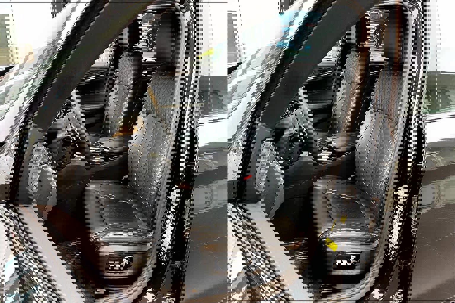 Used 2020 BMW M550i xDrive w/ Executive Package image 7