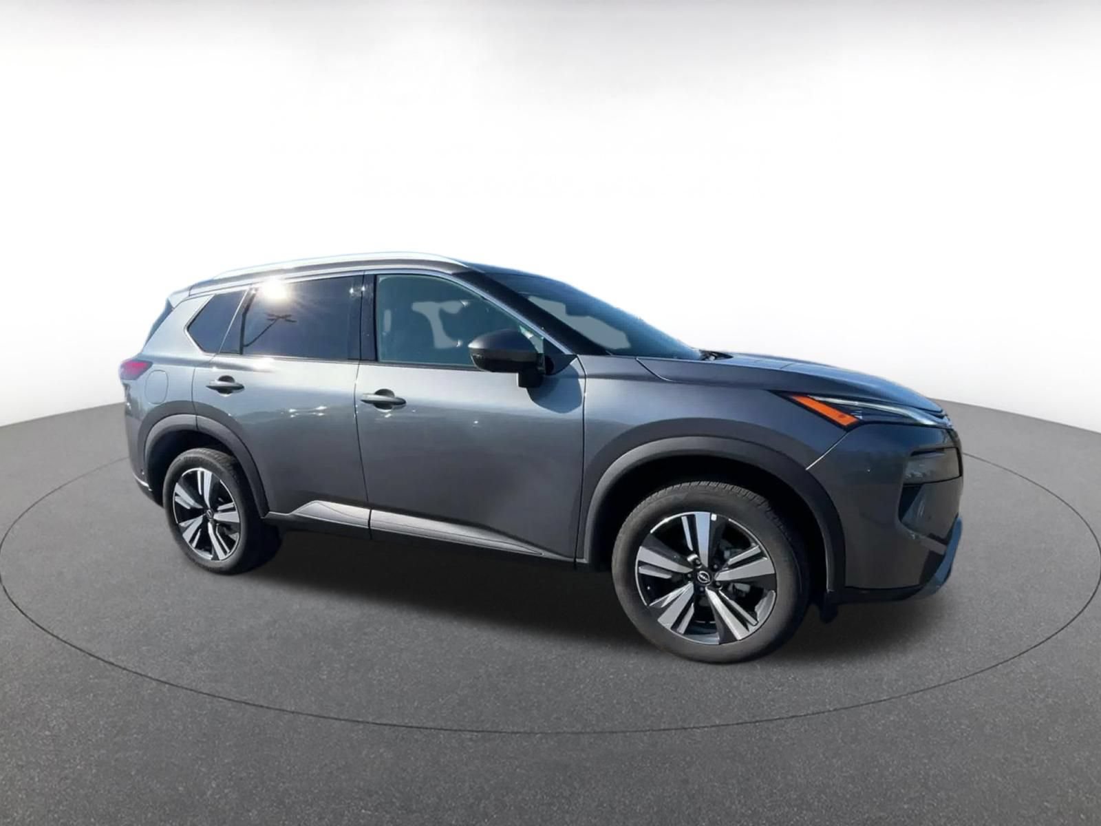 Used 2026 Nissan Rogue SL AWD/4WD image 2