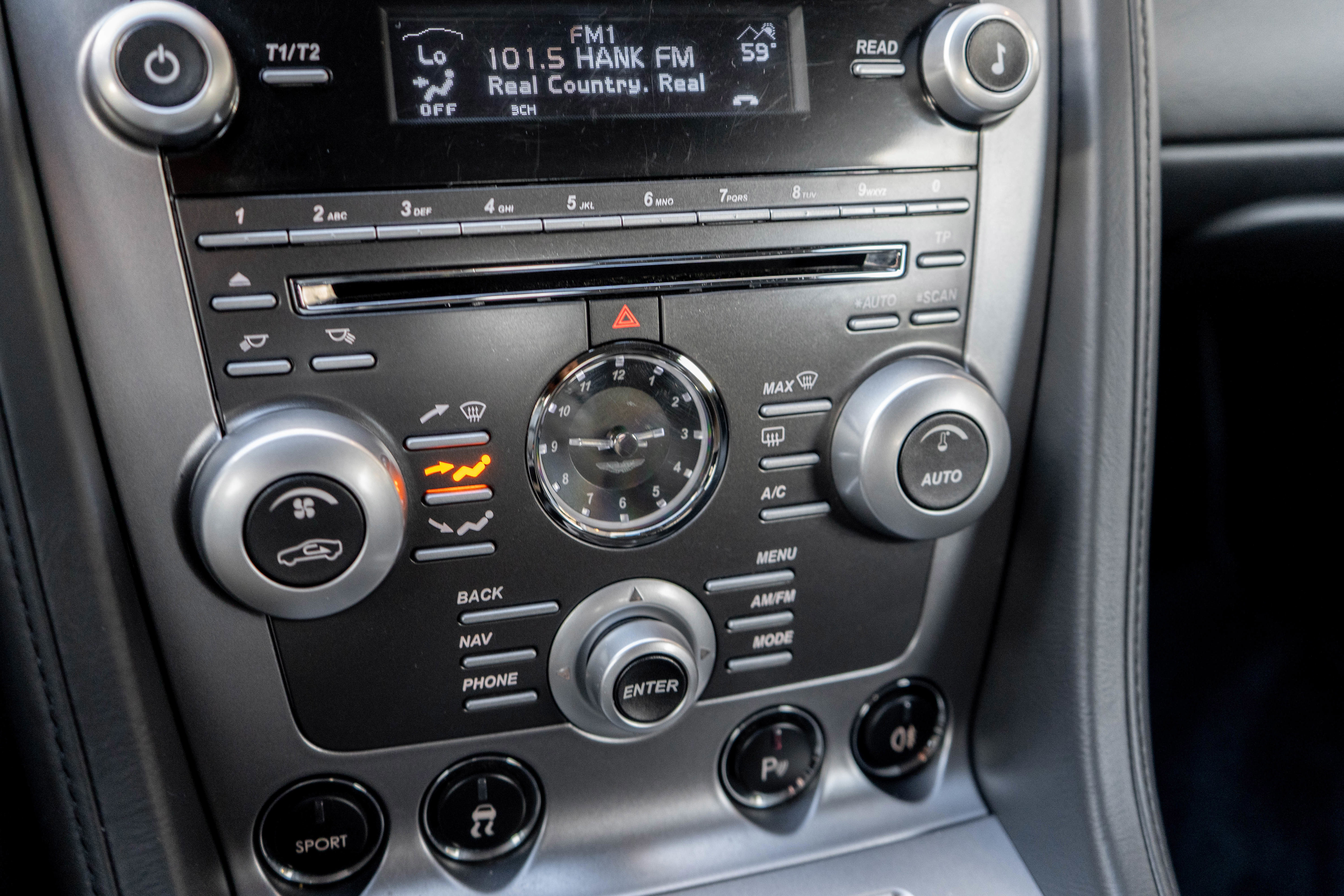 Used 2009 Aston Martin DB9 Volante RWD image 19