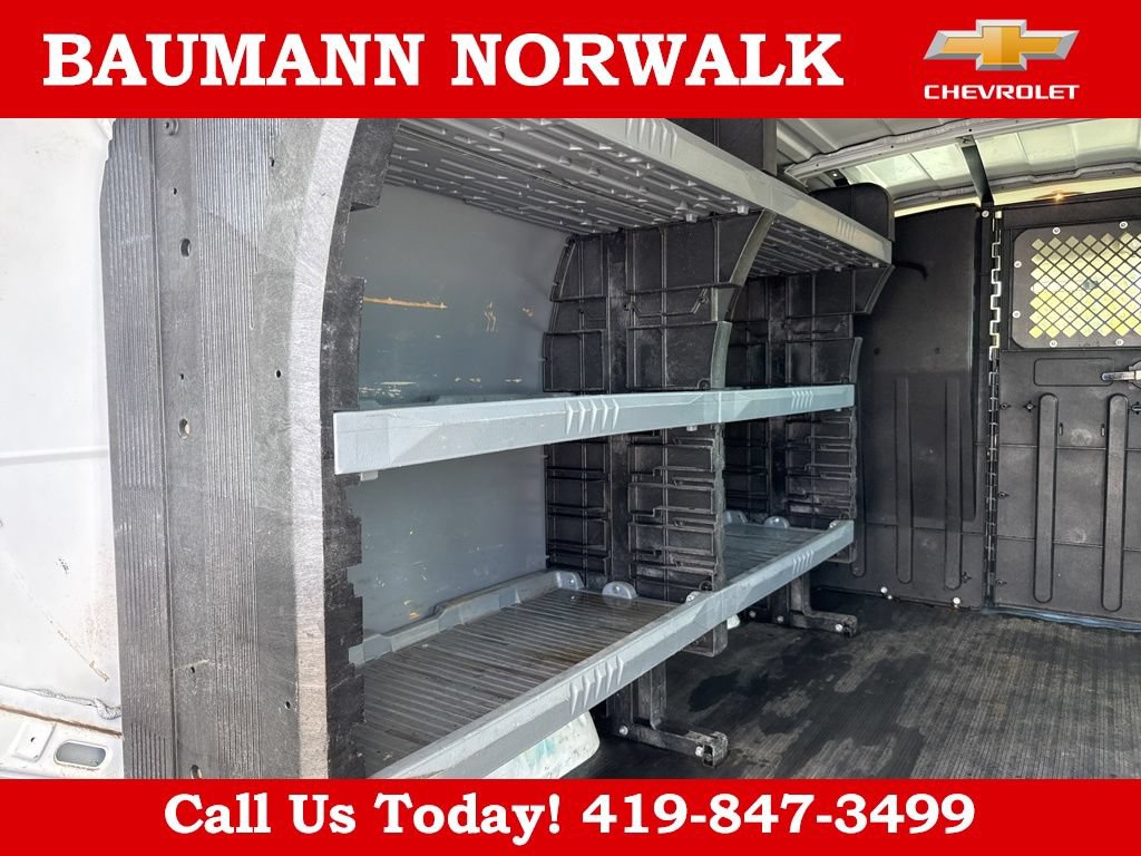 Used 2007 GMC Savana 2500 RWD image 25
