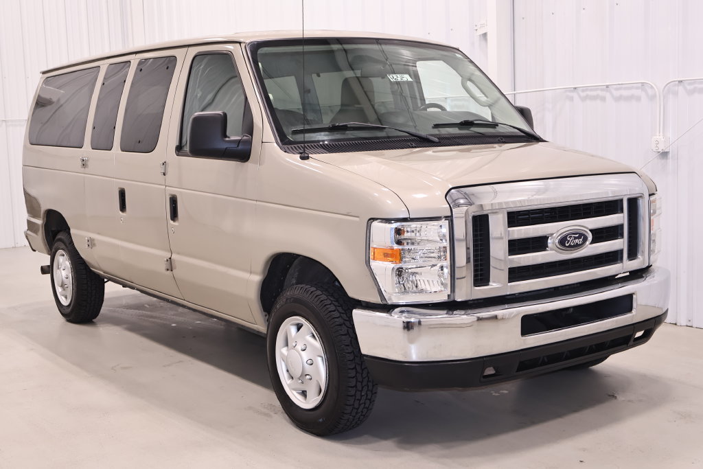 Used 2009 Ford E-350 and Econoline 350 XL RWD image 3