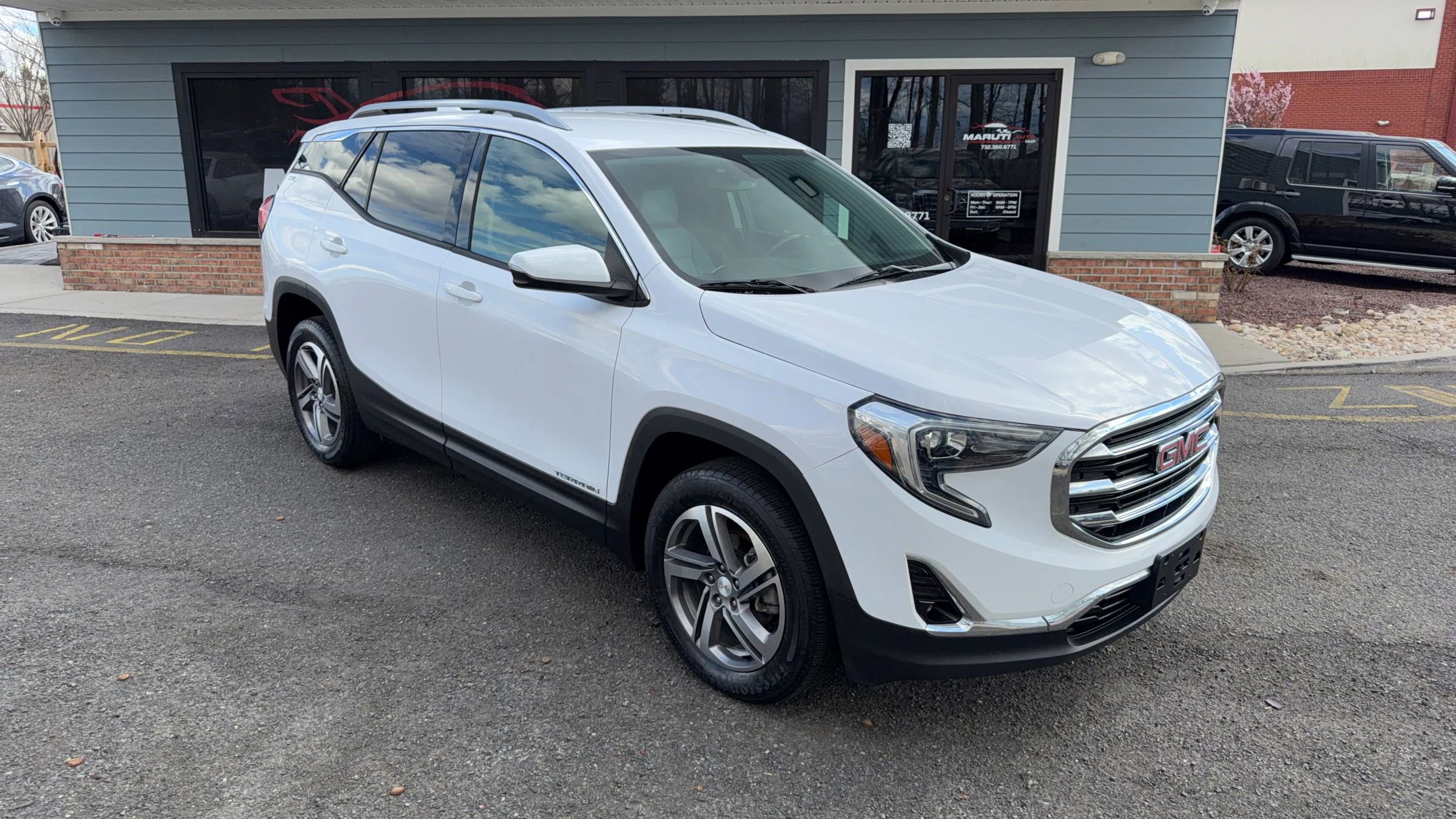 Used 2018 GMC Terrain SLT w/ Infotainment Package II image 3