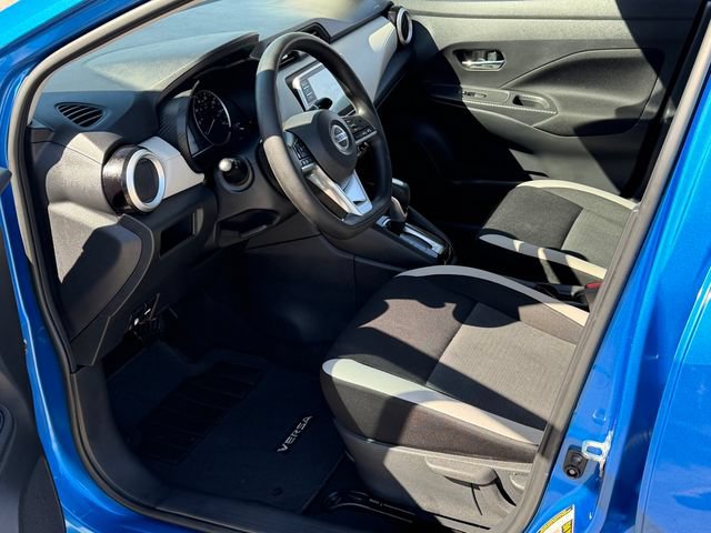 Certified 2021 Nissan Versa SV FWD image 11