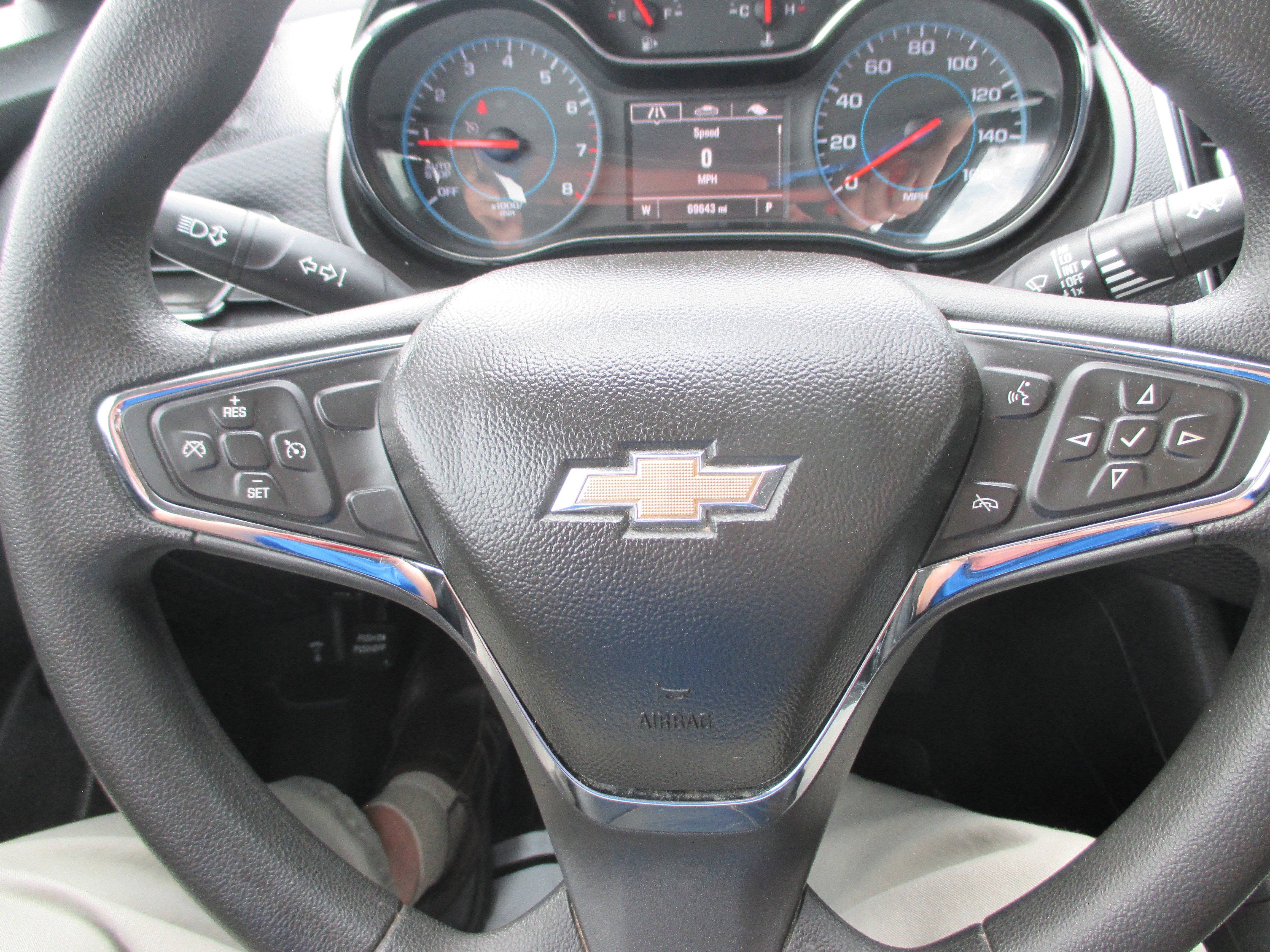 Used 2017 Chevrolet Cruze LT w/ Convenience Package FWD image 19