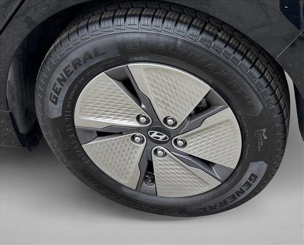 Used 2022 Hyundai Ioniq SE image 9