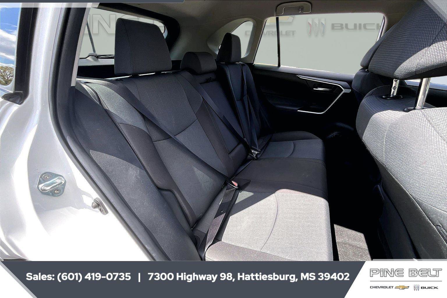 Used 2025 Toyota RAV4 XLE AWD/4WD image 20