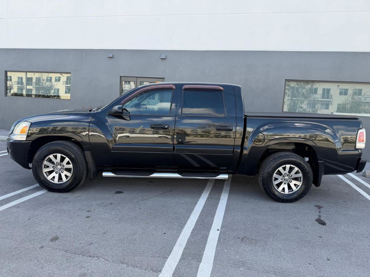 Used 2008 Mitsubishi Raider LS image 7
