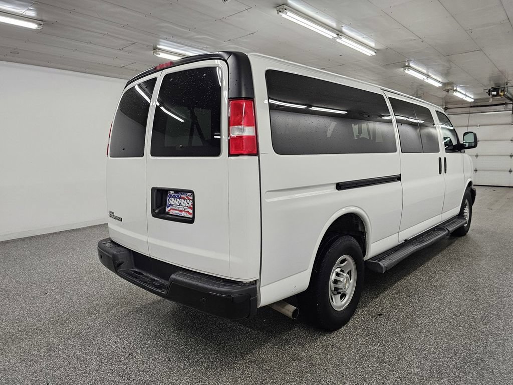 Used 2023 Chevrolet Express 3500 LS RWD image 4