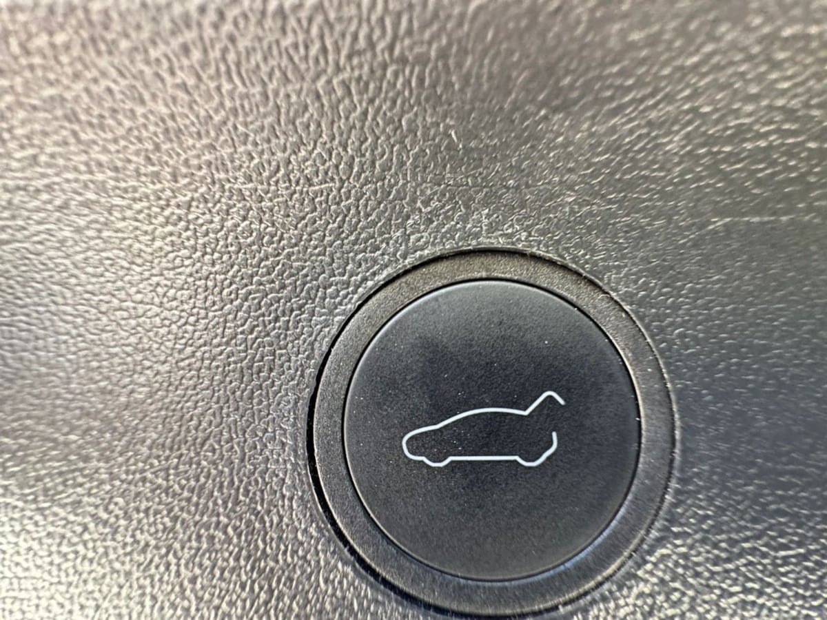 Used 2023 Tesla Model Y Performance AWD/4WD image 40