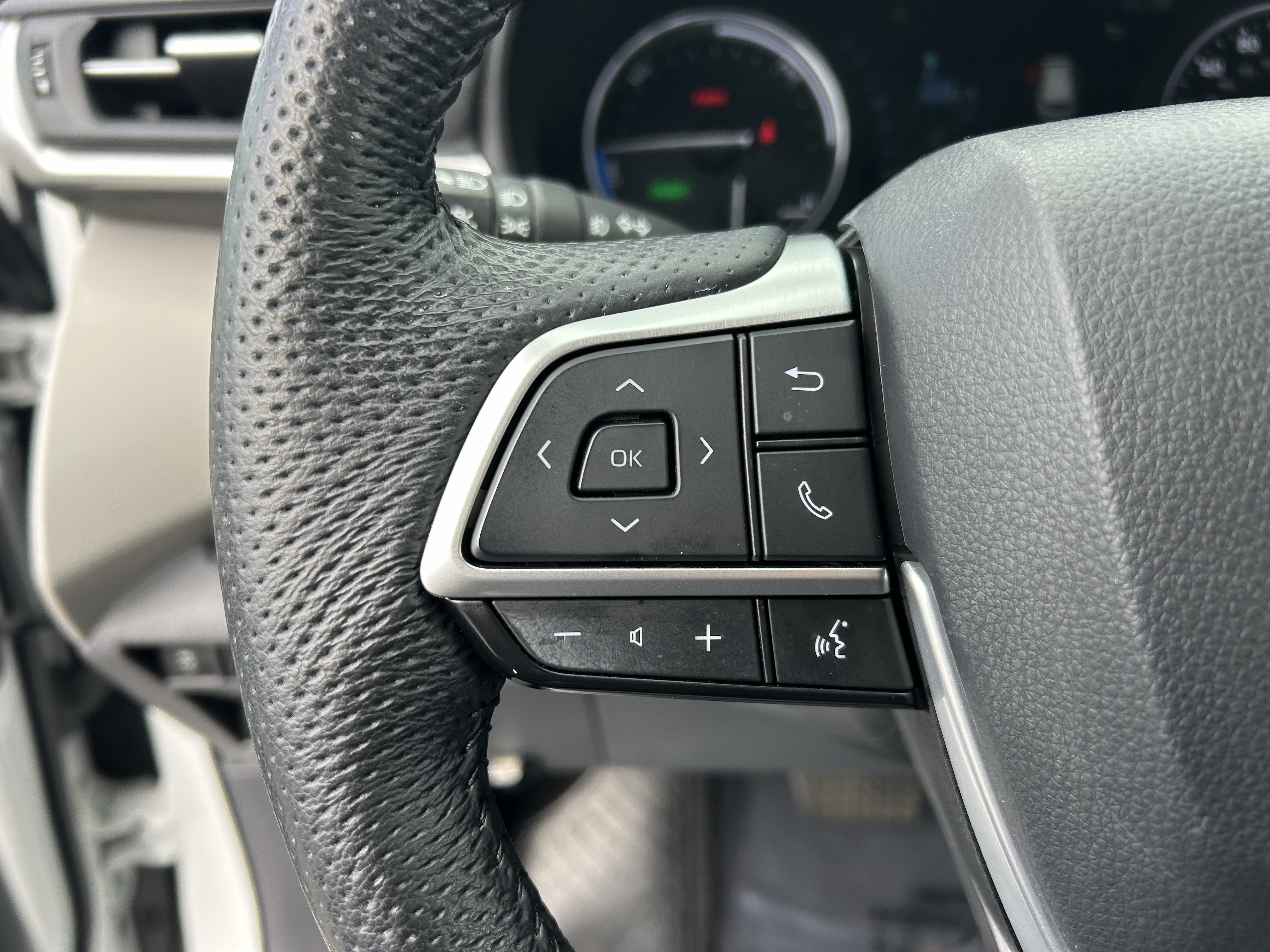 Certified 2024 Toyota Sienna Limited FWD image 26
