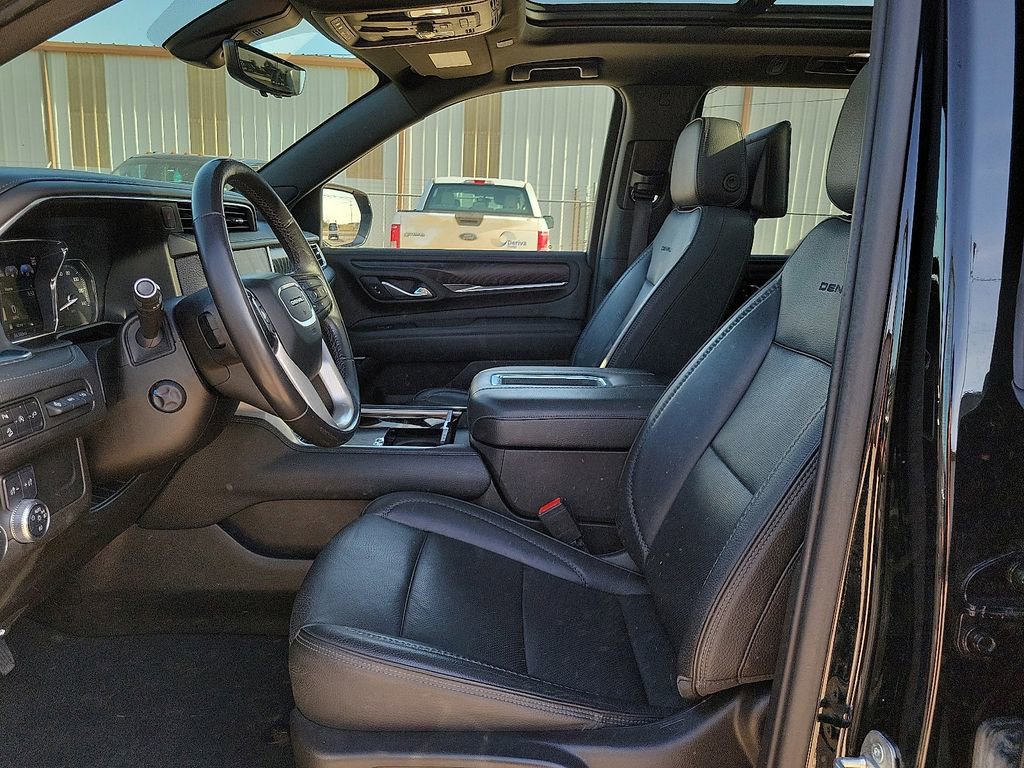 Used 2021 GMC Yukon Denali w/ Denali Premium Package image 19