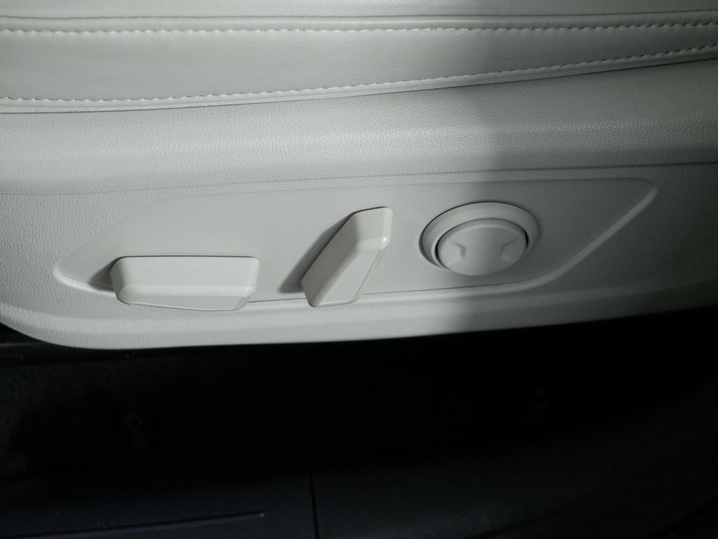 Certified 2023 Kia Sorento EX image 22