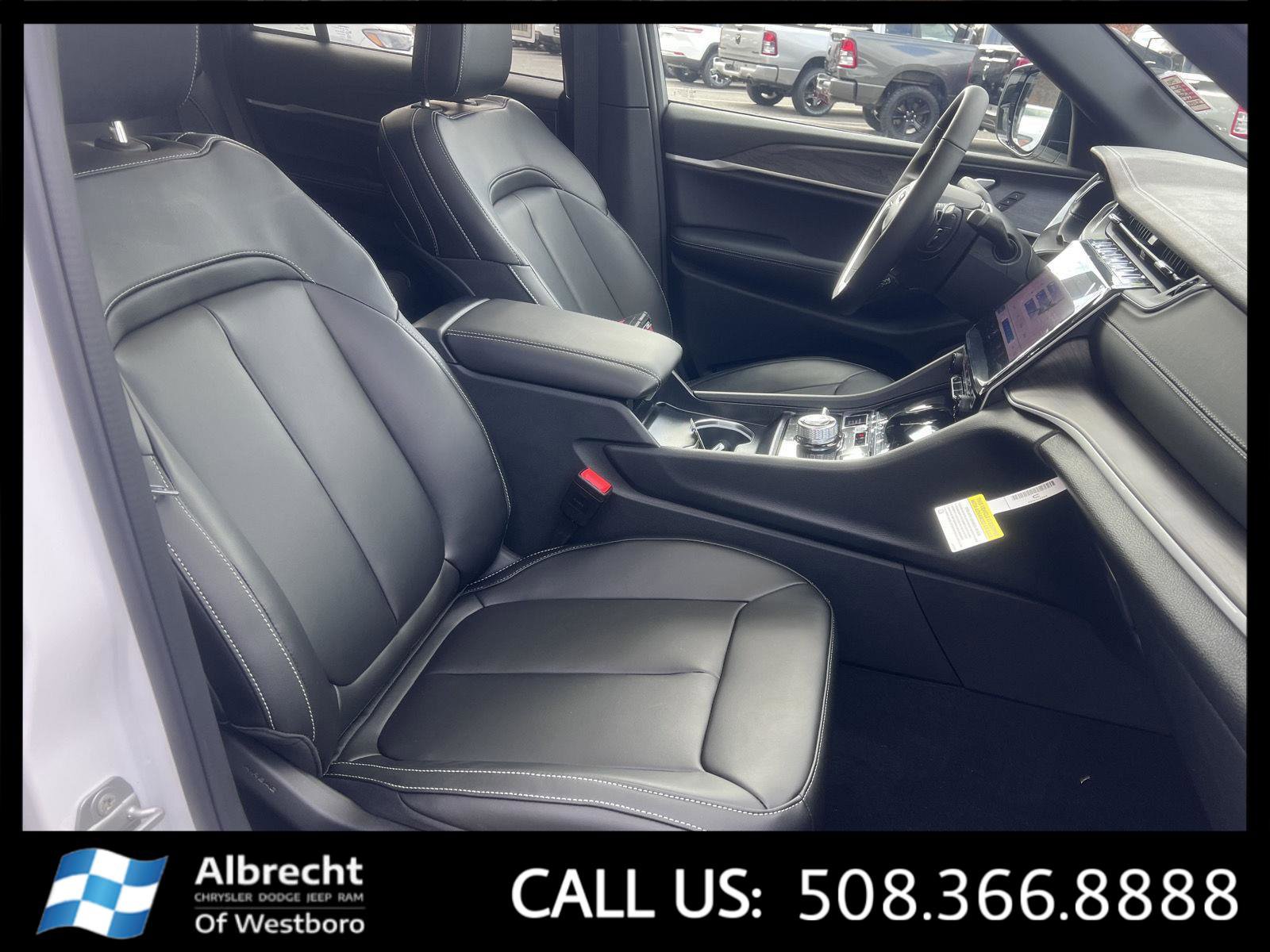 New 2025 Jeep Grand Cherokee Limited image 16