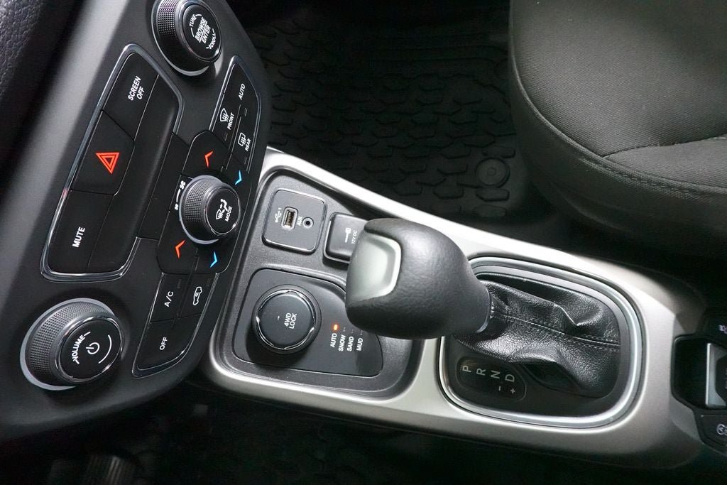 Used 2020 Jeep Compass Sport AWD/4WD image 18