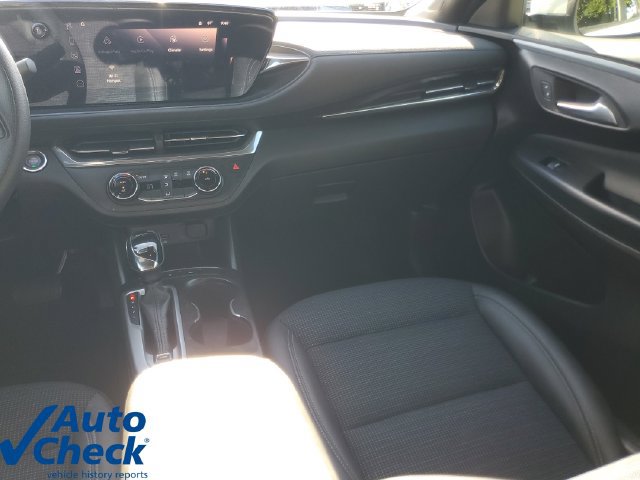 Used 2025 Buick Envista Sport Touring FWD image 13