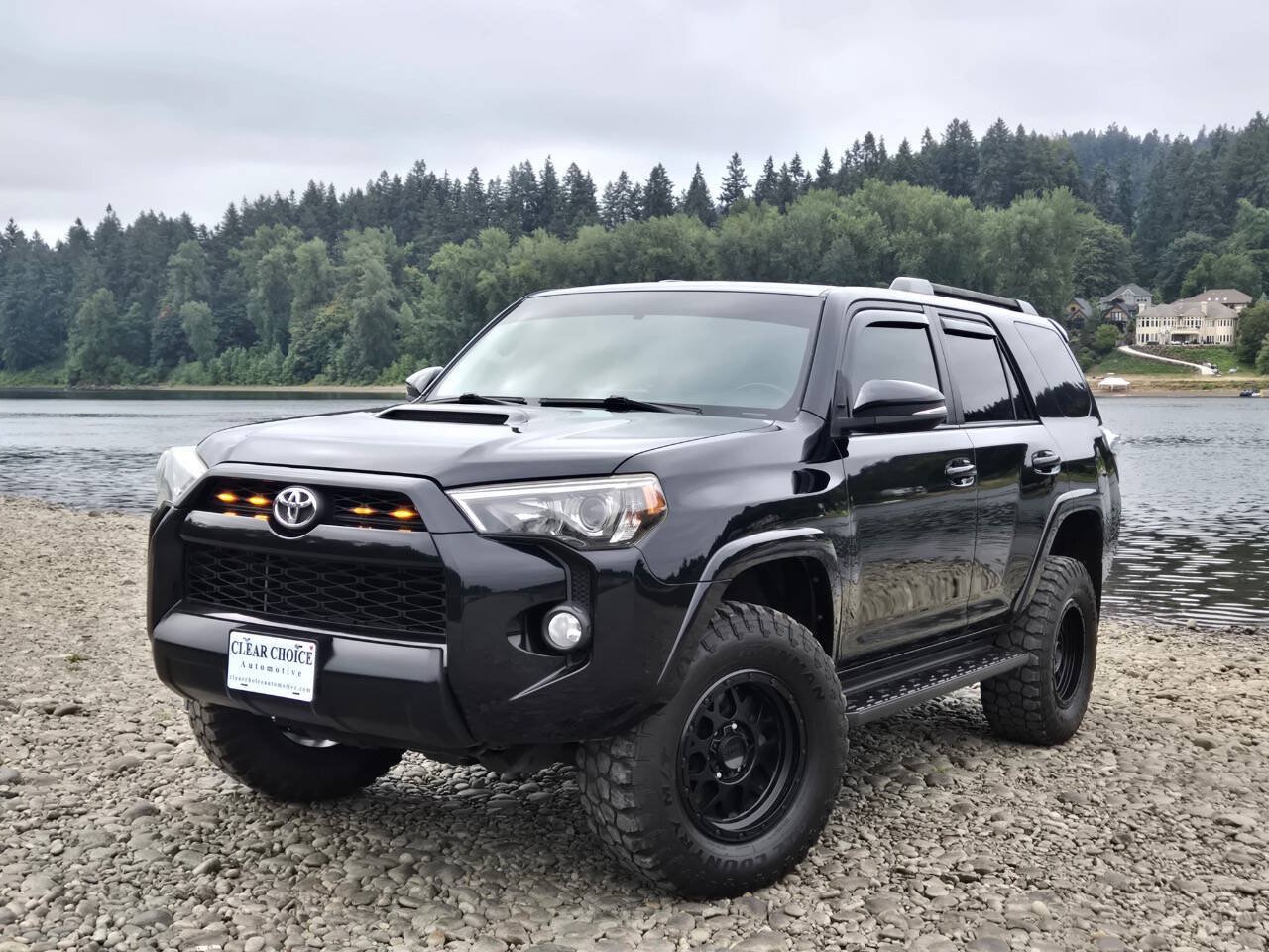 Used 2015 Toyota 4Runner Trail Premium AWD/4WD image 5