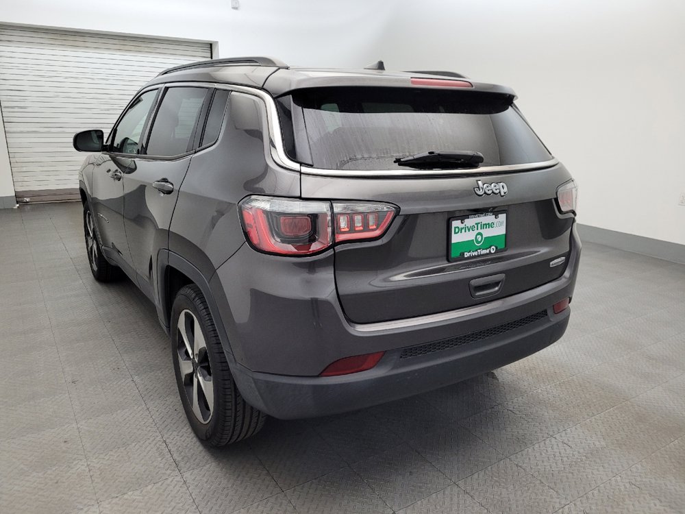 Used 2018 Jeep Compass Latitude w/ Popular Equipment Group FWD image 5