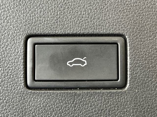 Used 2021 Volkswagen Atlas Cross Sport SEL FWD image 6