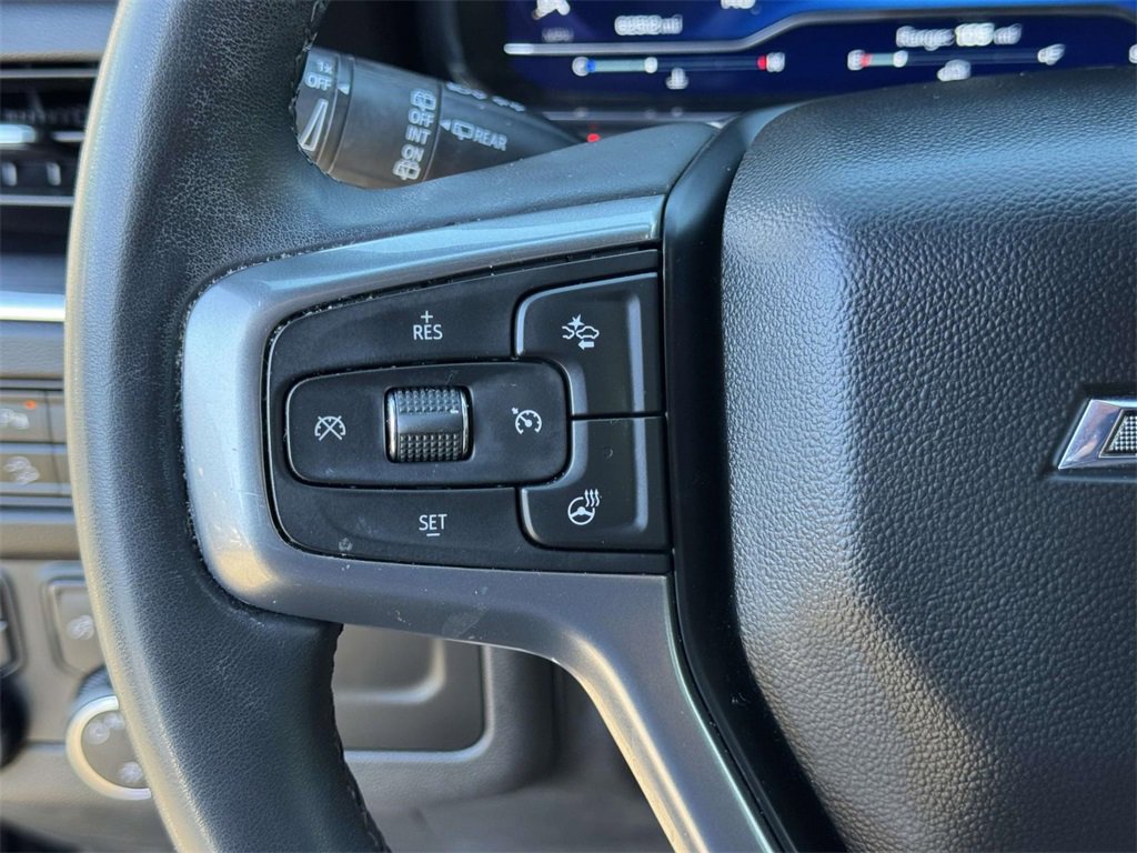 Used 2023 Chevrolet Suburban Z71 w/ Luxury Package image 10