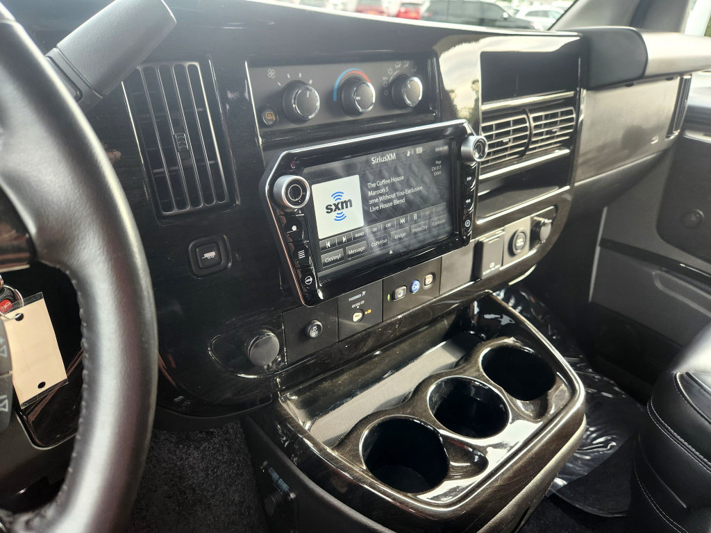 Used 2023 Chevrolet Express 2500 RWD image 4