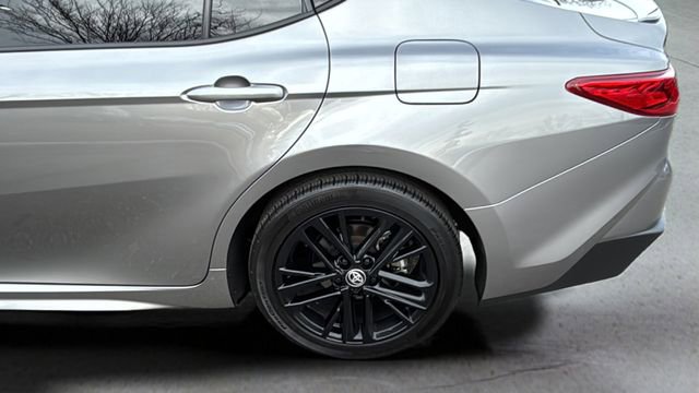 Used 2025 Toyota Camry SE image 31